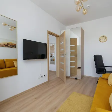Bezowy Przy Parku W Katowicach Z Widokiem Na Staw I Biurkiem By Renters Апартаменты *
