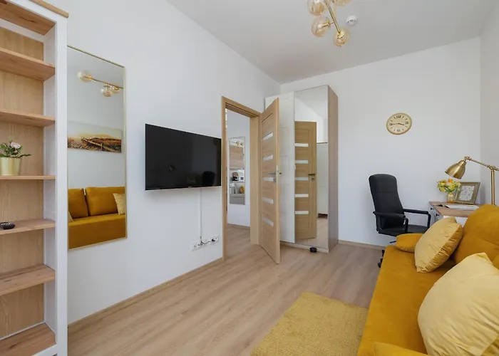 Bezowy Przy Parku W Katowicach Z Widokiem Na Staw I Biurkiem By Renters Апартаменты *