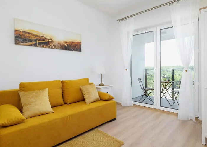 Апартаменты Bezowy Przy Parku W Katowicach Z Widokiem Na Staw I Biurkiem By Renters