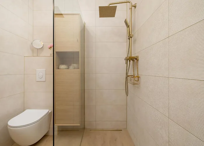 Bezowy Przy Parku W Katowicach Z Widokiem Na Staw I Biurkiem By Renters Апартаменты Катовице