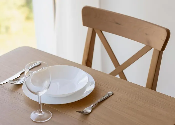 Bezowy Przy Parku W Katowicach Z Widokiem Na Staw I Biurkiem By Renters Катовице