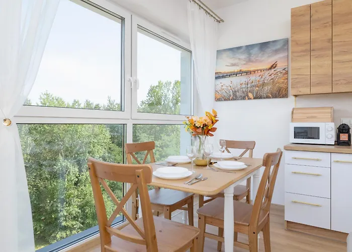 Bezowy Przy Parku W Katowicach Z Widokiem Na Staw I Biurkiem By Renters * קטוביץ